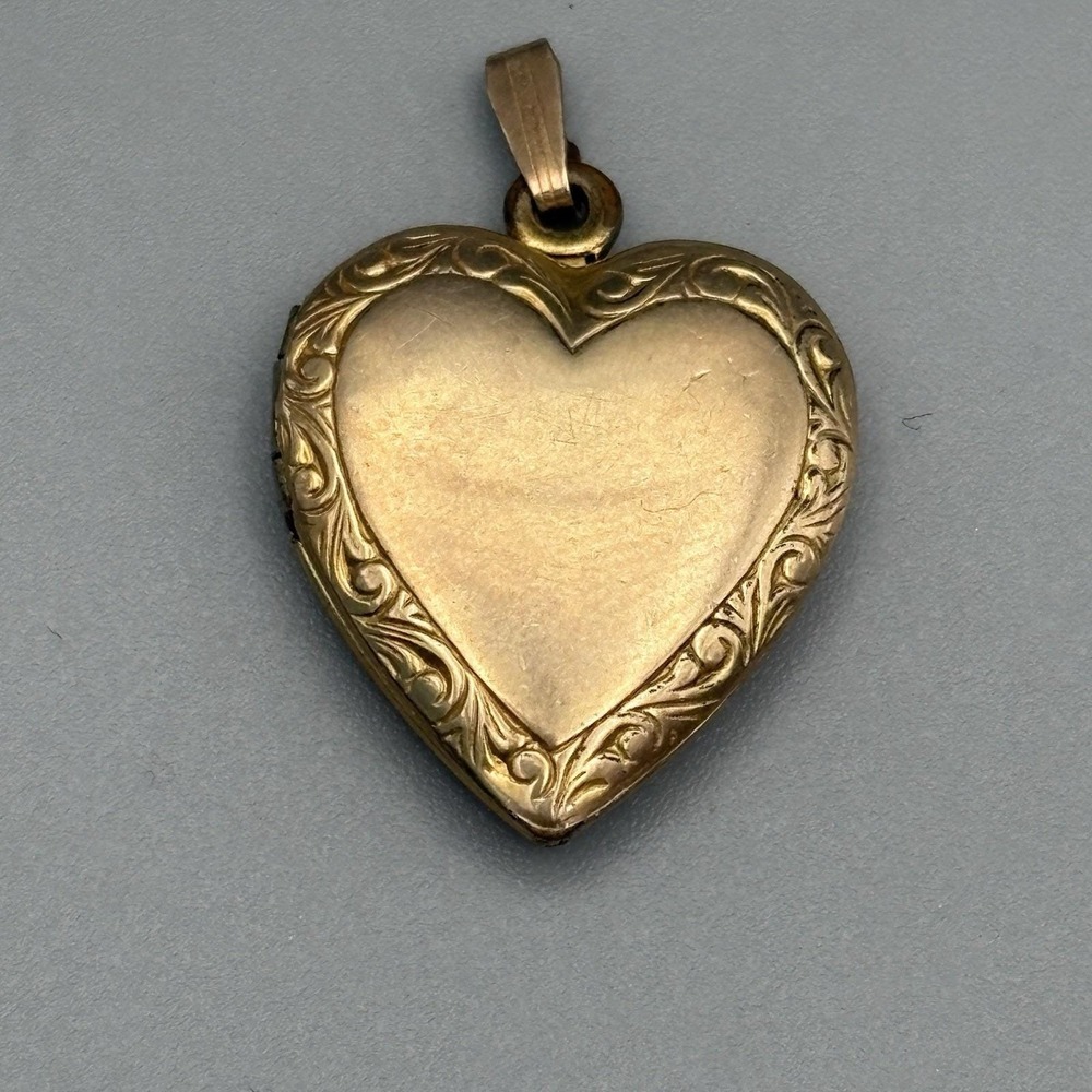 Vintage 1/20 12K Gold Filled Heart Locket Pendant Scrollwork Gorgeous! 2.97g
